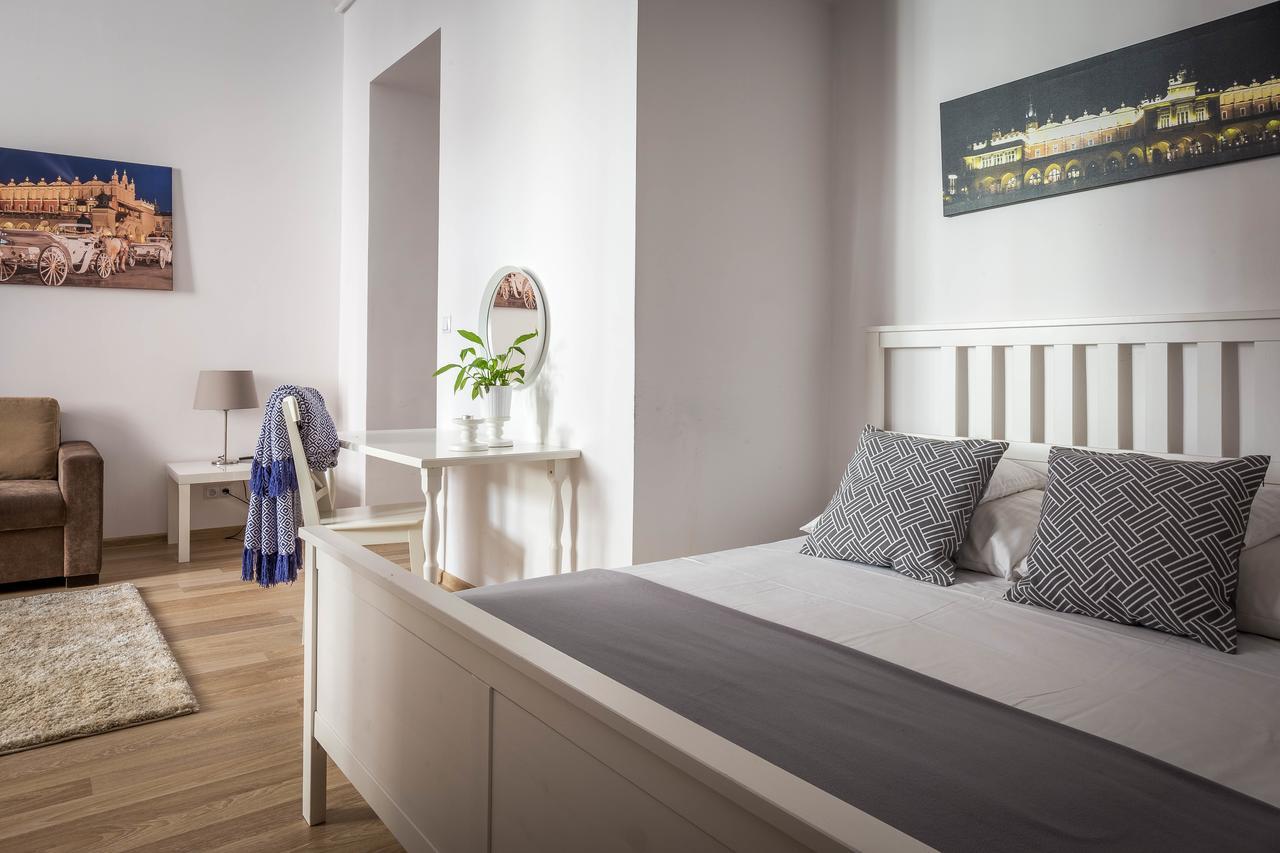 Fragola Budget Apartments & Rooms Cracovia Esterno foto
